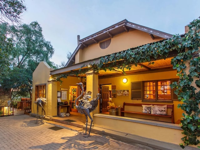 Riverside Guest Lodge