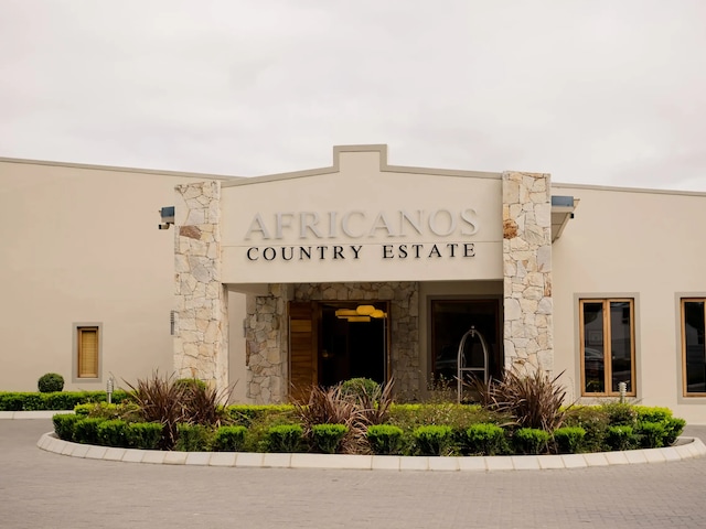 Africanos Country Estate
